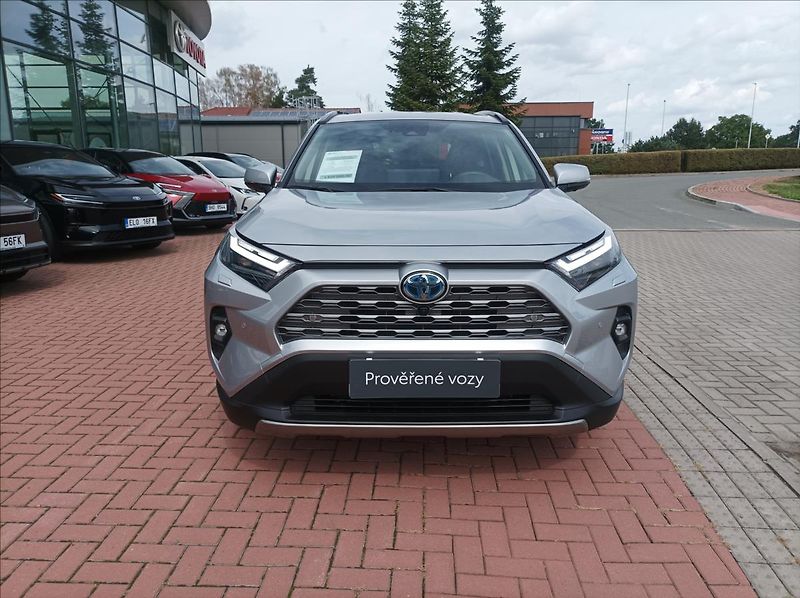 Toyota RAV4 2,5 Executive 4x4 REZERVOVÁNO - fotka 6 z 21