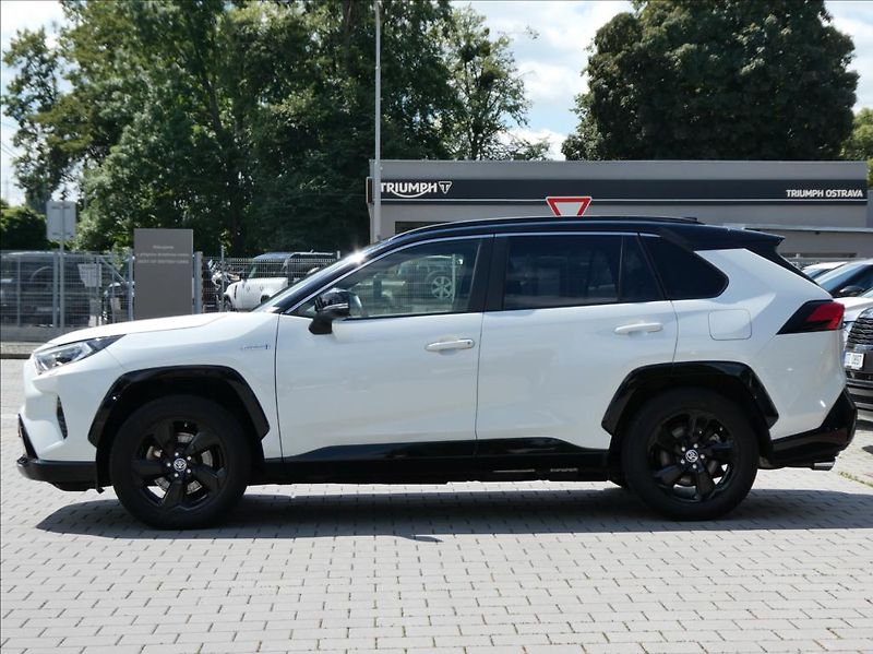 Toyota RAV4 2,5 Hybrid,1.maj,ČR,tažné - fotka 2 z 33