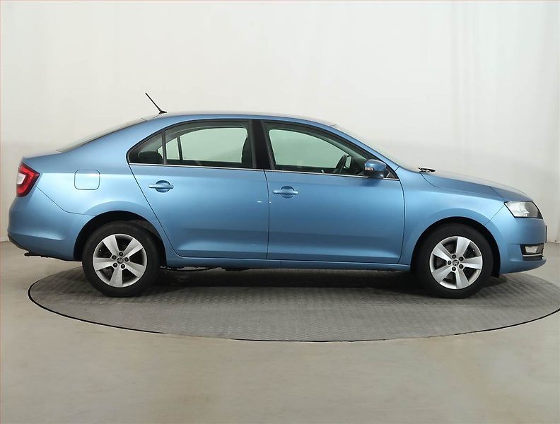 Škoda Rapid (2018) Style 1.0 TSI, Serv.kniha - fotka 6 z 13