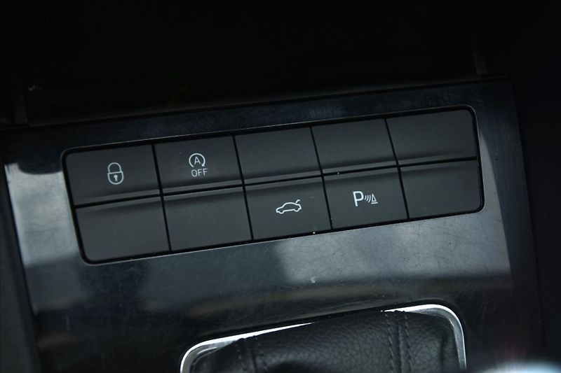 Škoda Octavia 2.0TDI 110kW STYLE+ SERV.KNIHA - fotka 22 z 30