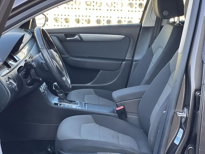 Volkswagen Passat 2.0TDi 103kw DSG odp. DPH - fotka 9 z 48