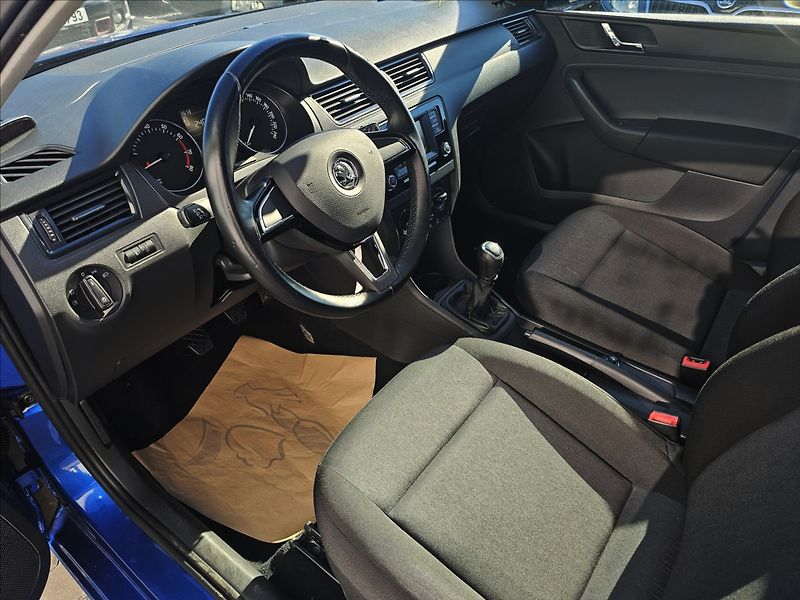 Škoda Rapid 1,2 TSI 66KW klima ALU STK - fotka 12 z 35