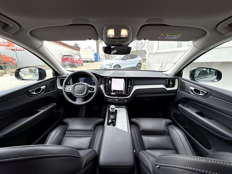 Volvo XC60 B5 AWD PLUS DARK /ventil. sed. - fotka 20 z 48