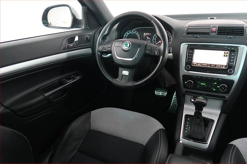 Škoda Octavia (2010) RS 2.0 TDI, Automat, Xenony - fotka 7 z 18