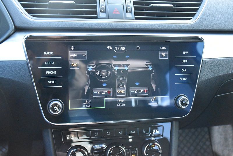 Škoda Superb (2021) Ambition plus 1.5 TSI 110kW DS - fotka 18 z 29