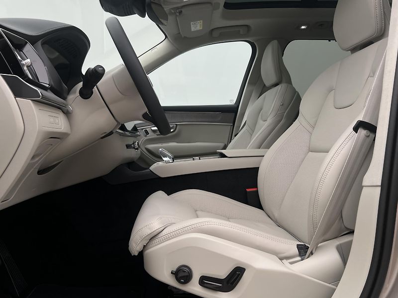 Volvo XC90 (2026) T8 AWD RECHARGE ULTRA BRIGHT - fotka 3 z 50