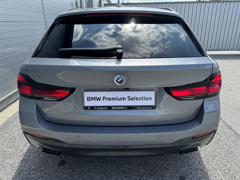 BMW Řada 5 520d xDrive Touring - fotka 8 z 17