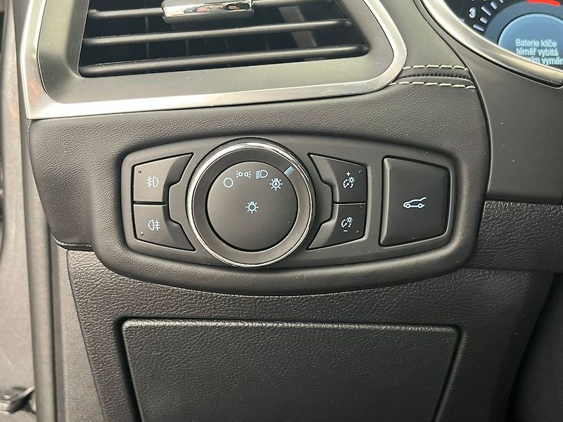 Ford S-MAX 2.5 Duratec HEV VIGNALE - fotka 13 z 61