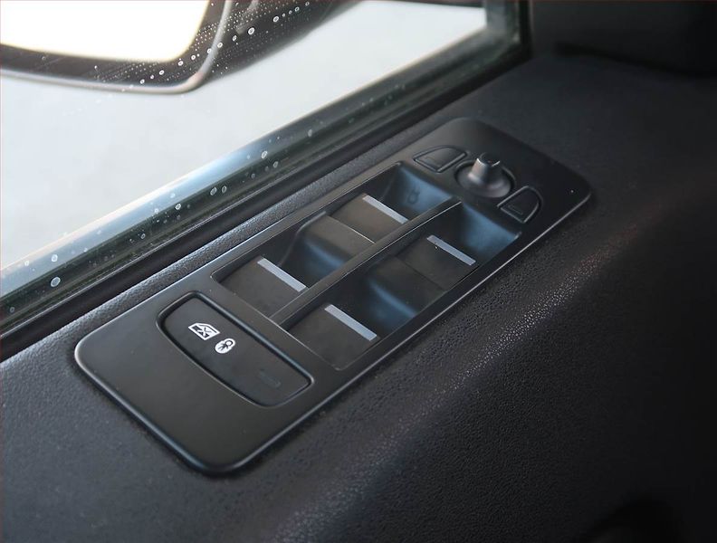 Land Rover Discovery Sport (2015) TD4, 4X4, Automat, Kůže - fotka 16 z 18