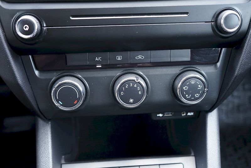 Škoda Octavia (2013) TSI 77 kW Active - fotka 14 z 21