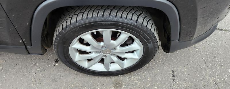 Jeep Cherokee (2015) 2.0D MJET LIMITED AWD LED DPH - fotka 40 z 54