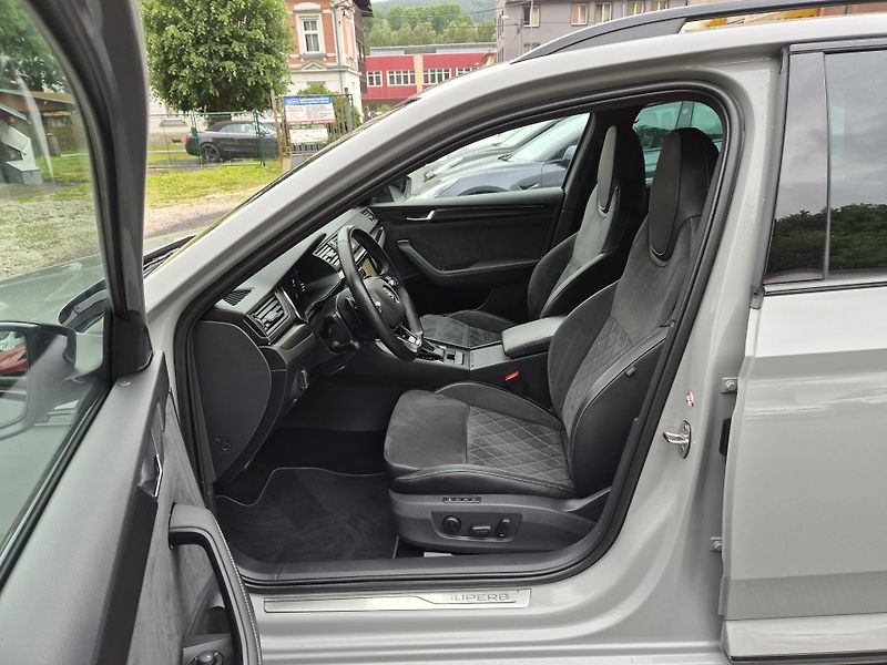 Škoda Superb Combi SPORTLINE 147kw DSG 19AL - fotka 11 z 49