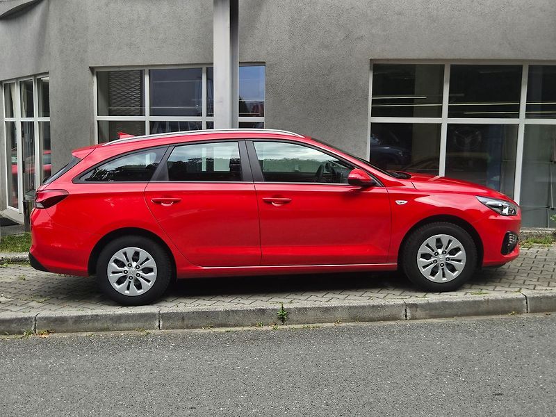 Hyundai i30 1.5i Start Plus, 1.maj. - fotka 6 z 29