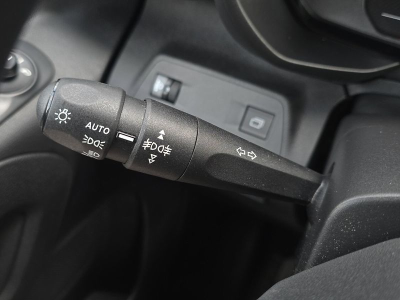 Citroën Berlingo (2024) Plus 1.5 BlueHDi 75kw, ČR, Ser - fotka 12 z 24