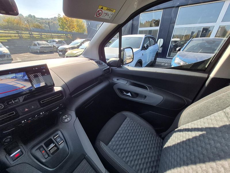 Peugeot Rifter (2026) LONG GT BlueHDi 130 S&S EAT8 - fotka 19 z 22