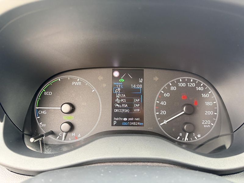 Toyota Yaris 1.5 VVT-i HYBRID - fotka 24 z 36