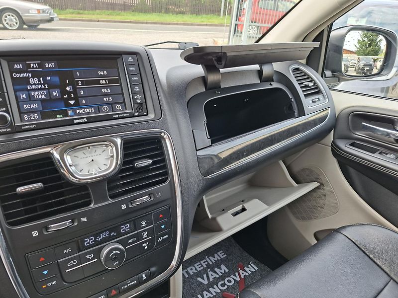 Chrysler Town & Country (2014) 3,6L 7míst, LPG, tažné, 2xkola - fotka 30 z 35