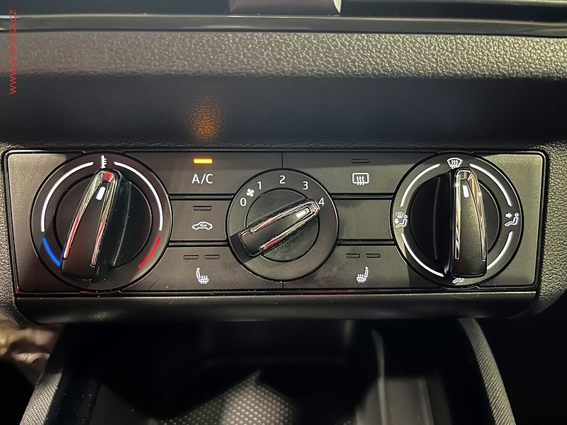 Škoda Scala (2020) 1.6 TDi, Ambiente, DSG - fotka 14 z 15