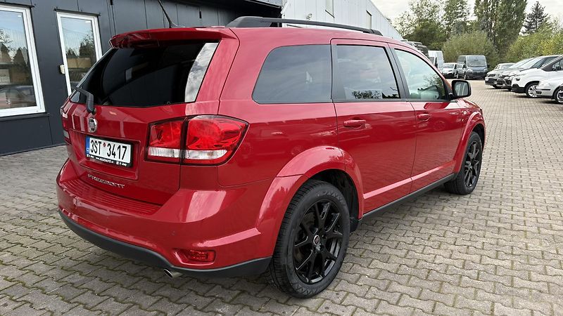 Fiat Freemont 2.0 M-jet 170k Black Code - fotka 4 z 17