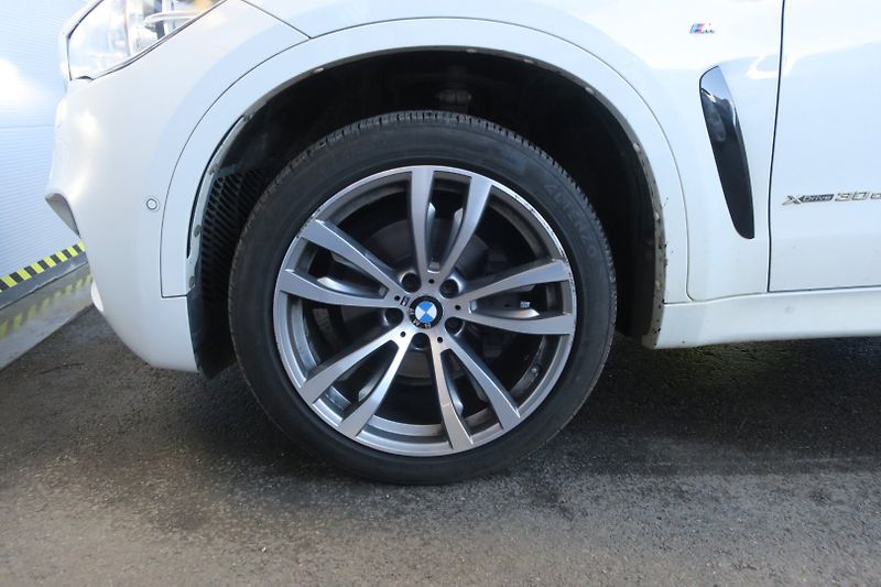 BMW X6 (2017) 3.0 xDrive30d M-Paket - fotka 8 z 42