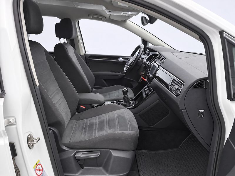 Volkswagen Touran 1,4 TSI Highline CZ Aut.klima - fotka 12 z 36