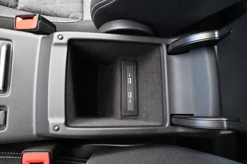 Volkswagen Passat (2023) 2.0 LED ACC Tažné Masáž SCR Bu - fotka 28 z 34