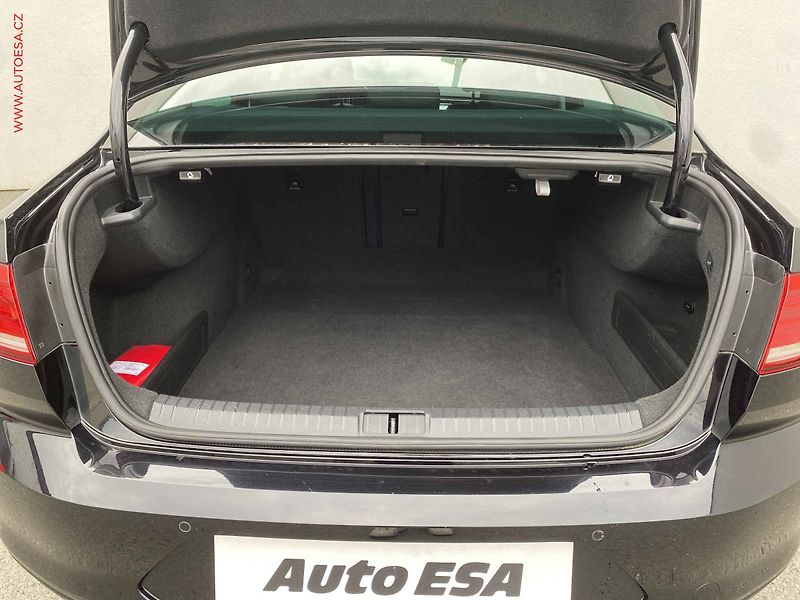 Volkswagen Passat (2014) 1.4 TSi, Comfortline, šíbr - fotka 7 z 19
