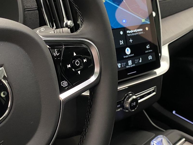 Volvo XC90 (2026) T8 AWD Plug-in DARK ULTRA - fotka 29 z 76