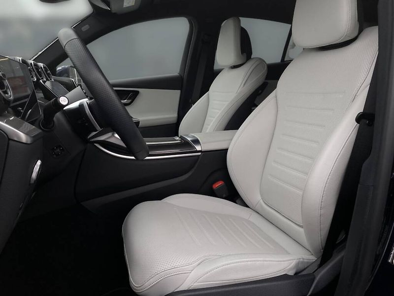 Mercedes-Benz GLC (2024) 300 de 4MATIC kupé - fotka 10 z 29