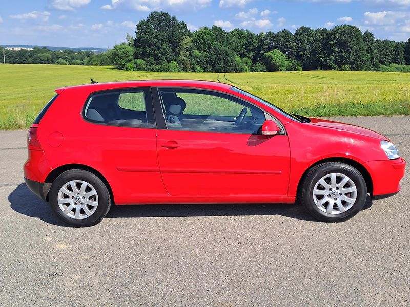 Volkswagen Golf 1.4 16V PĚKNÝ STAV - fotka 4 z 22