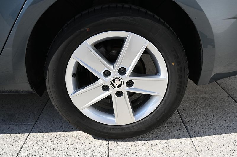 Škoda Octavia 1.6TDI 85KW DSG Clever 9/2018 - fotka 10 z 50