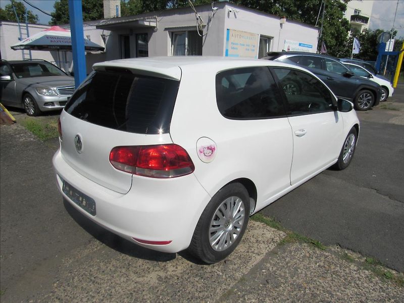 Volkswagen Golf 1,4 i 59kW - fotka 6 z 29
