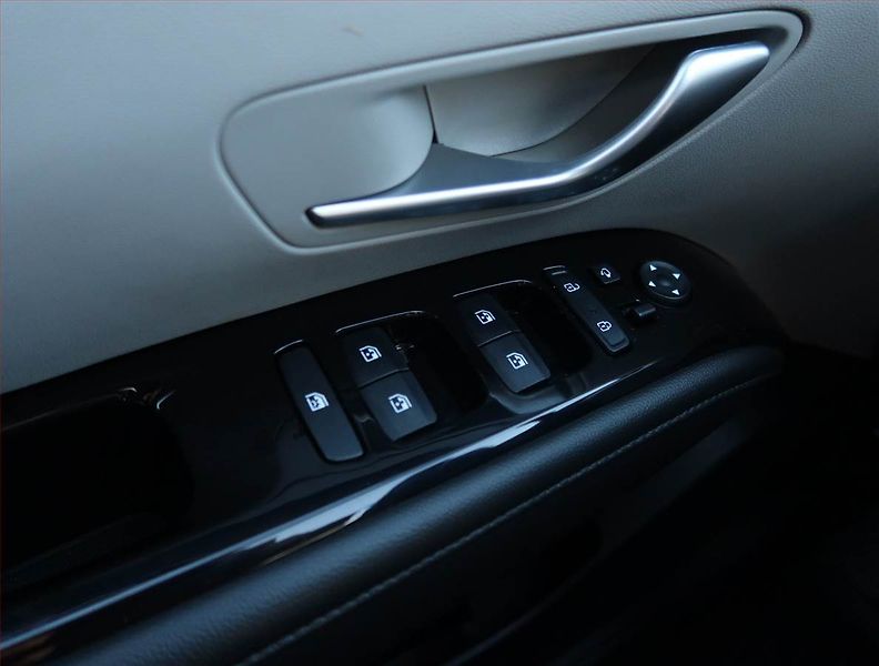 Hyundai Tucson (2022) 1.6 T-GDI - fotka 18 z 20