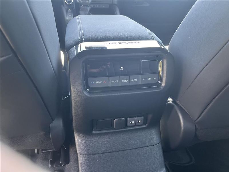 Toyota Land Cruiser 250 2,4i T 8AT Allrounder SE 7 - fotka 19 z 36