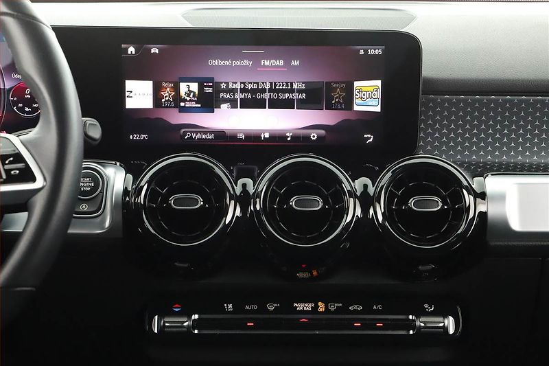 Mercedes-Benz GLB (2024) 200 d 4MATIC - fotka 13 z 20