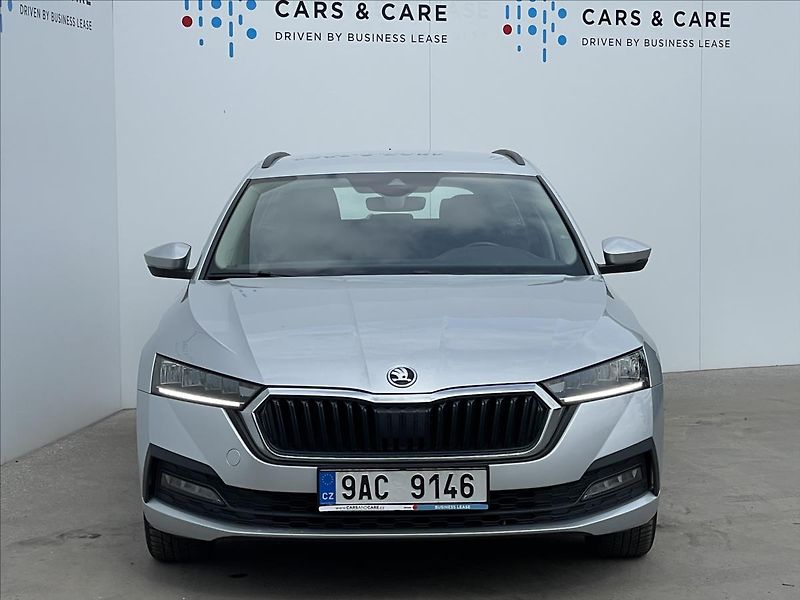 Škoda Octavia 2,0 TDI Combi Ambition Plus - fotka 21 z 22