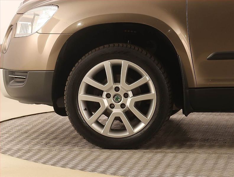 Škoda Yeti (2010) 1.2 TSI - fotka 14 z 16