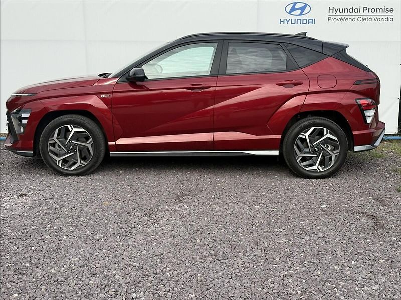 Hyundai Kona 1,6 T-GDI 125kW DCT N-Line 4WD - fotka 3 z 22