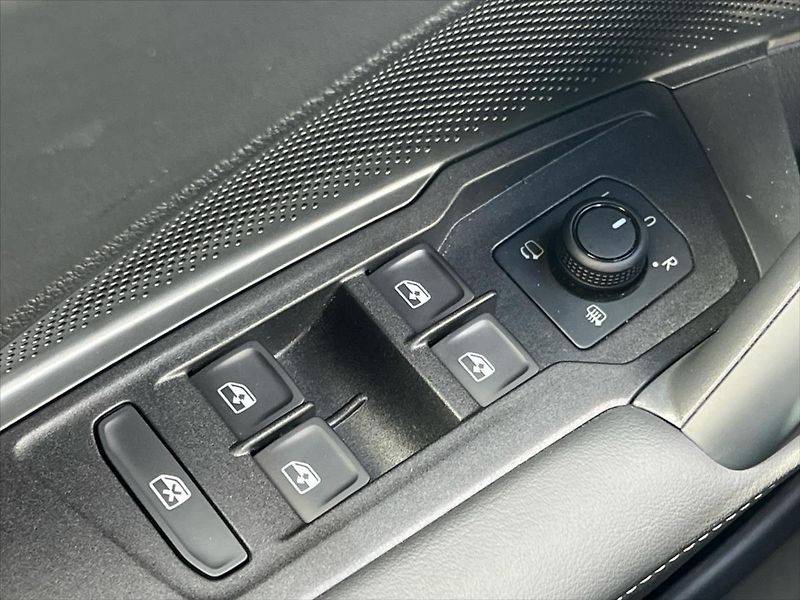 Volkswagen Tiguan 1,5 TSi 110kW 6DSG PEOPLE PHEV - fotka 20 z 29
