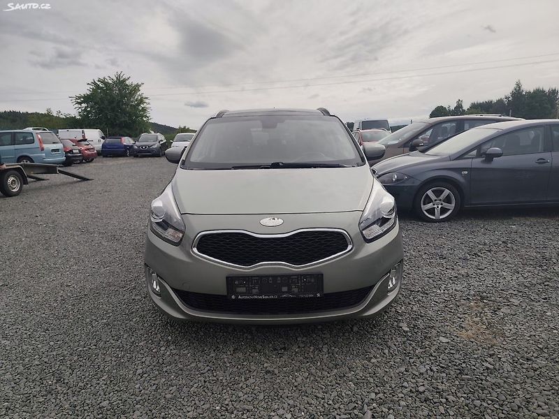 Kia Carens (2013) - fotka 10 z 33