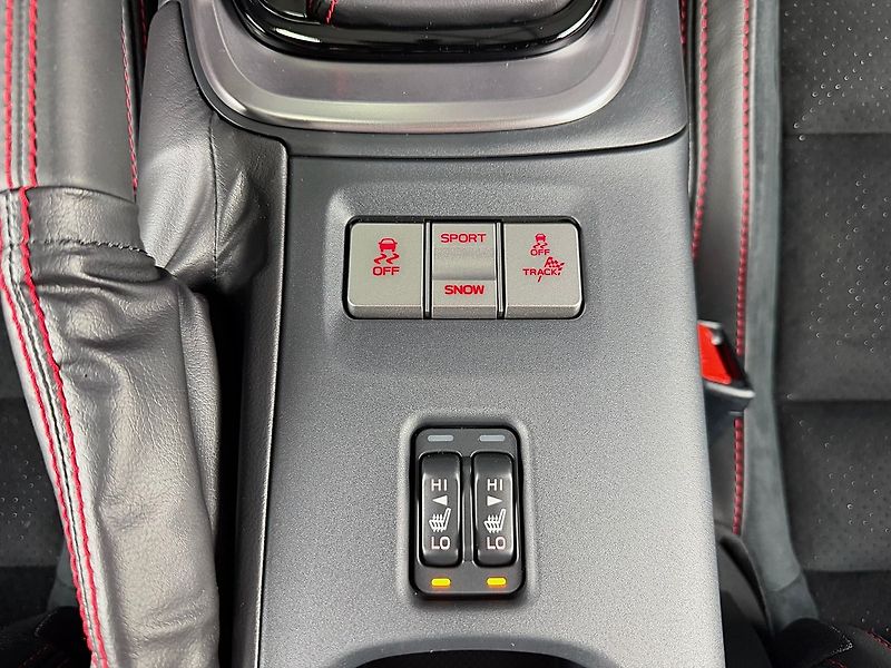 Subaru BRZ 2.4 l D-4S LIMITED 6AT, COUVAC - fotka 21 z 24