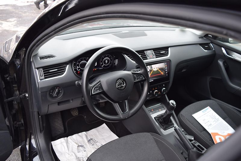 Škoda Octavia (2020) 2.0TDI 110kwSOLEIL VIRTUAL KAM - fotka 22 z 48
