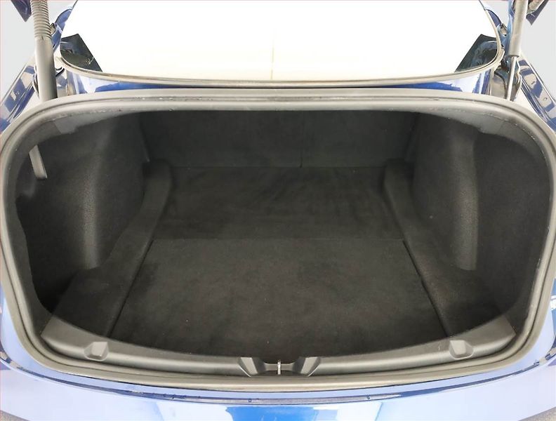 Tesla Model 3 (2021) Std Range Plus 52kWh, SoH 72% - fotka 18 z 20