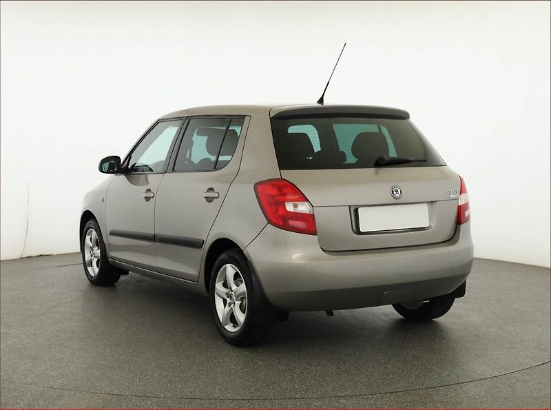 Škoda Fabia (2008) Sportline 1.2 12V, ČR,1.maj - fotka 4 z 15