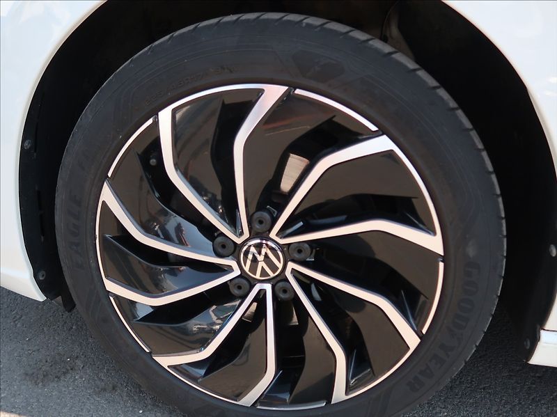 Volkswagen Golf 1,5 TSi,110kW,1majČR,Style,DPH - fotka 23 z 24