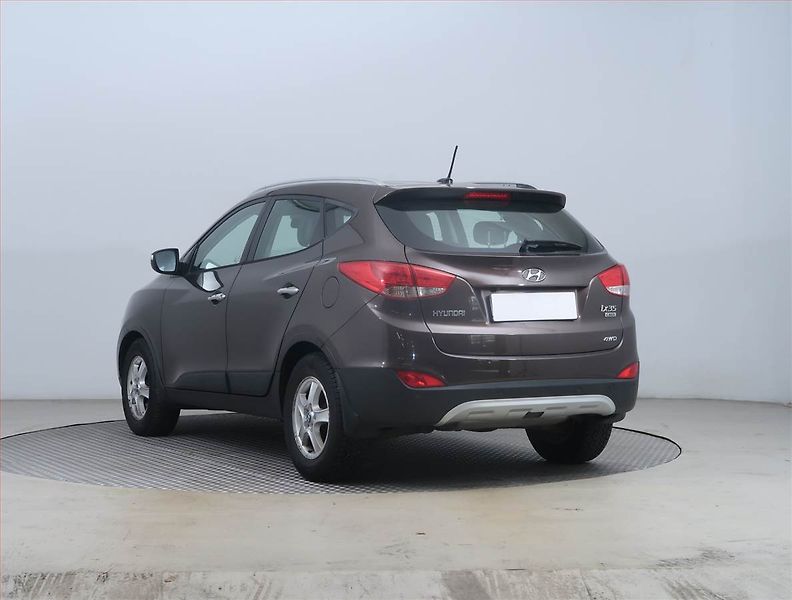 Hyundai ix35 (2013) 2.0 CRDi, 4X4, Automat, Navi - fotka 4 z 15