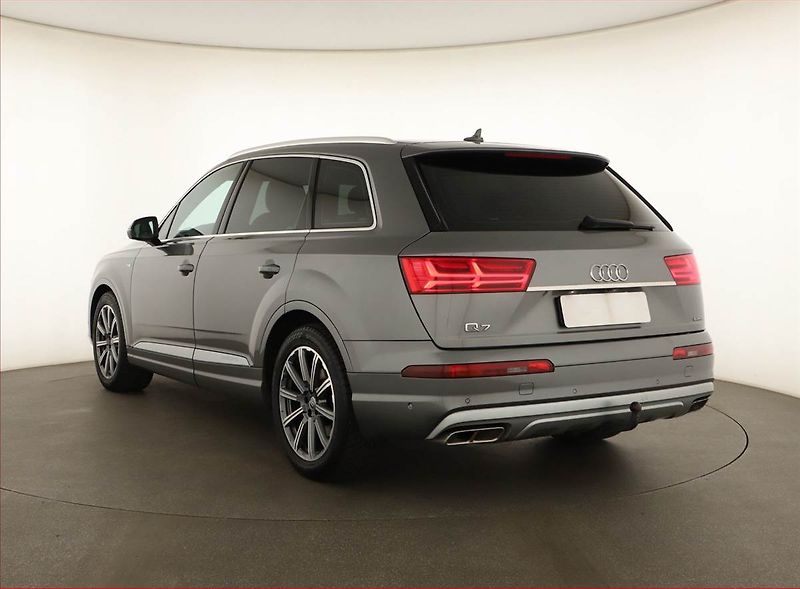 Audi Q7 (2017) S-Line 3.0 TDI - fotka 4 z 20