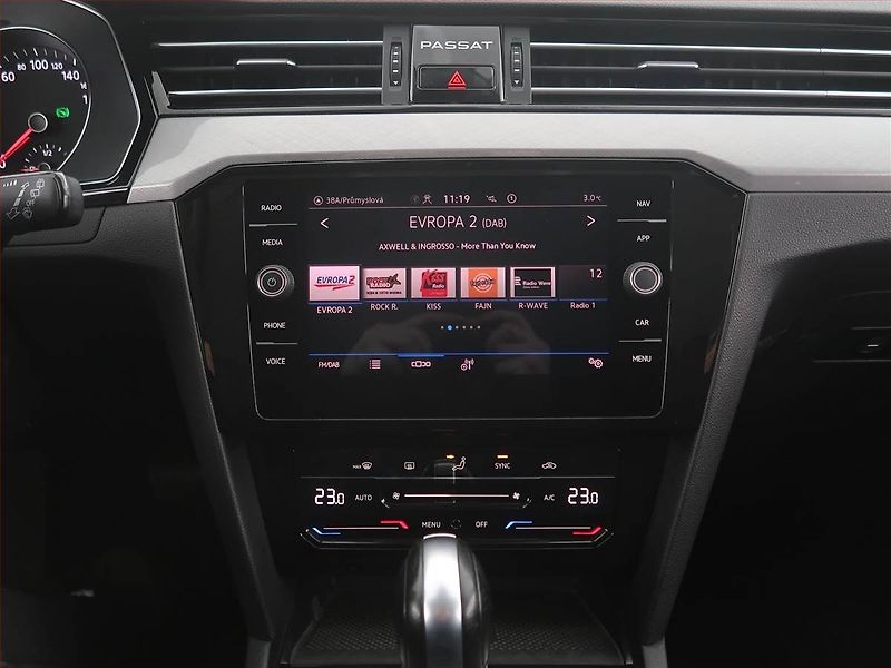 Volkswagen Passat (2021) Business 2.0 TDI, Automat - fotka 12 z 21