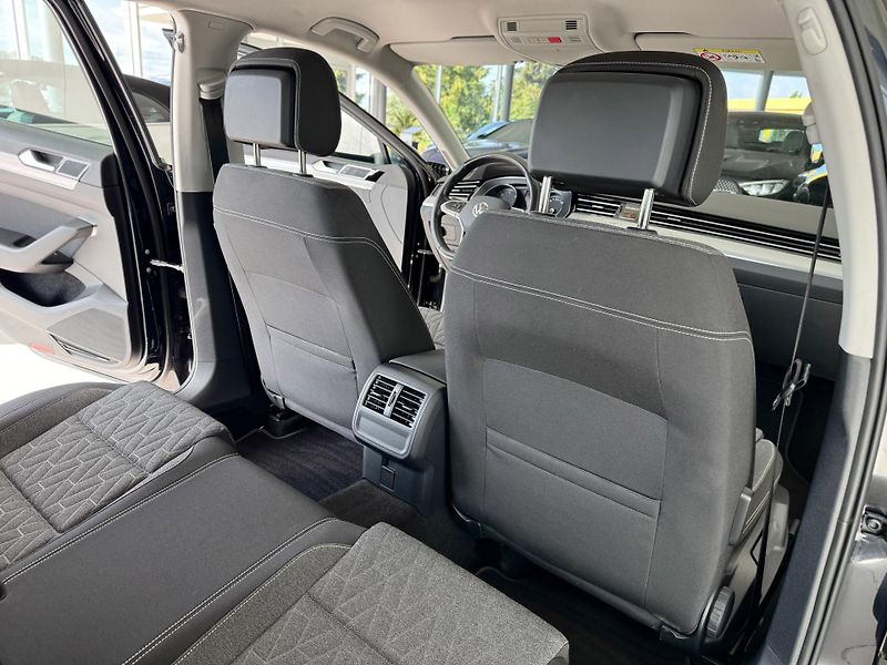 Volkswagen Passat 2,0TDI DSG*Navi*Distronic*DPH - fotka 18 z 34