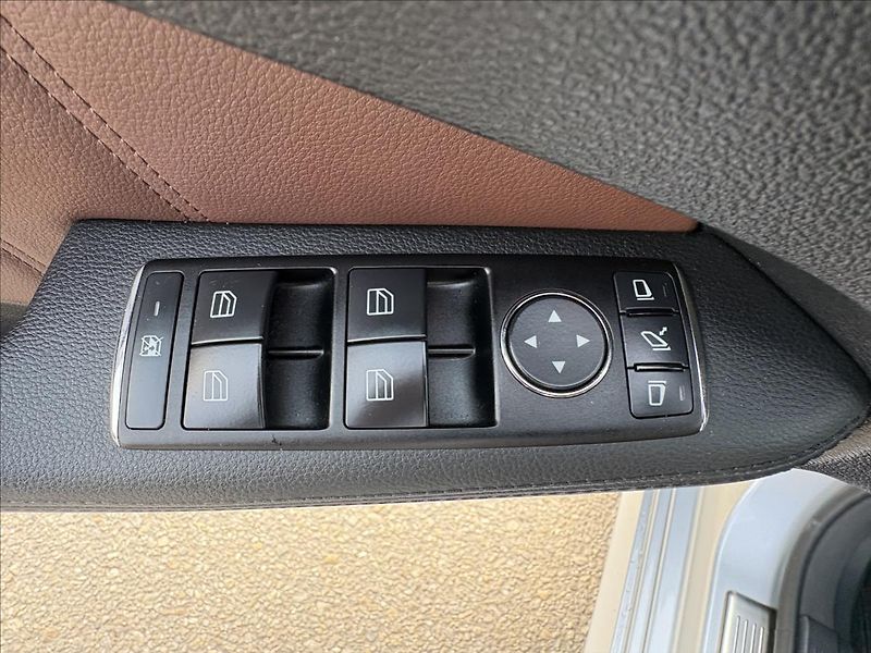 Mercedes-Benz Třídy E 2,2 250CDi AVG,Xenon,Šíbr,Kůže - fotka 4 z 39